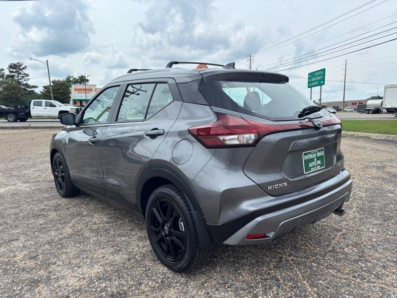 Used 2024 Nissan Kicks SV w/ Interior Electronics Package FWD image 3