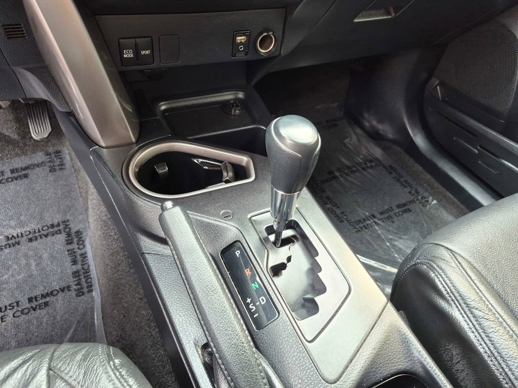 Used 2017 Toyota RAV4 LE w/ Carpet Mat Package image 27