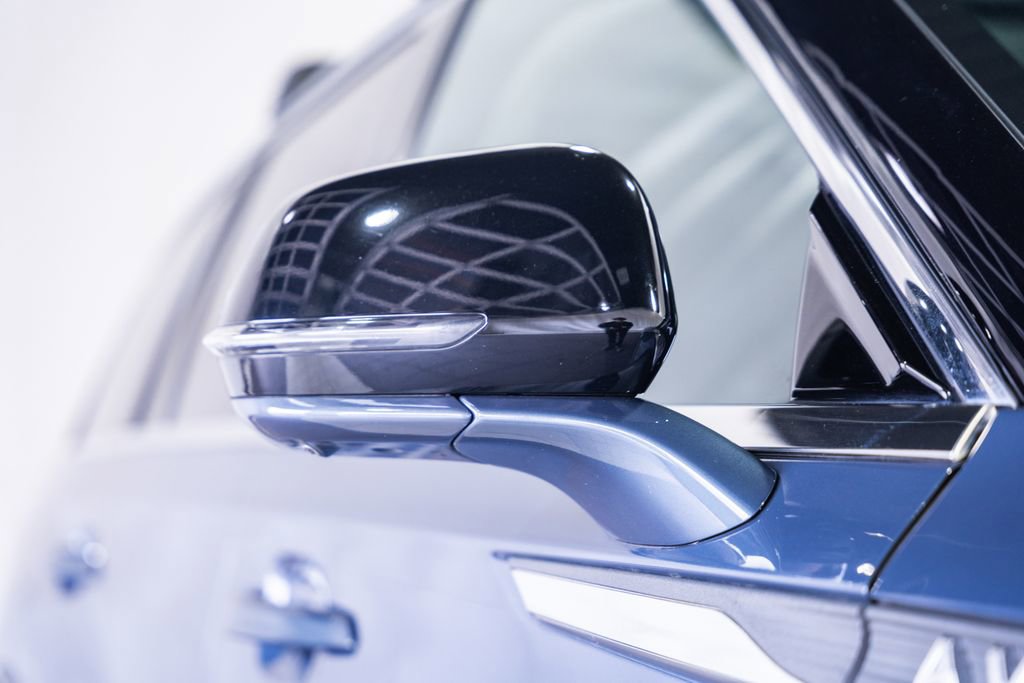 Used 2021 Lincoln Aviator Reserve w/ Elements Package Plus image 19