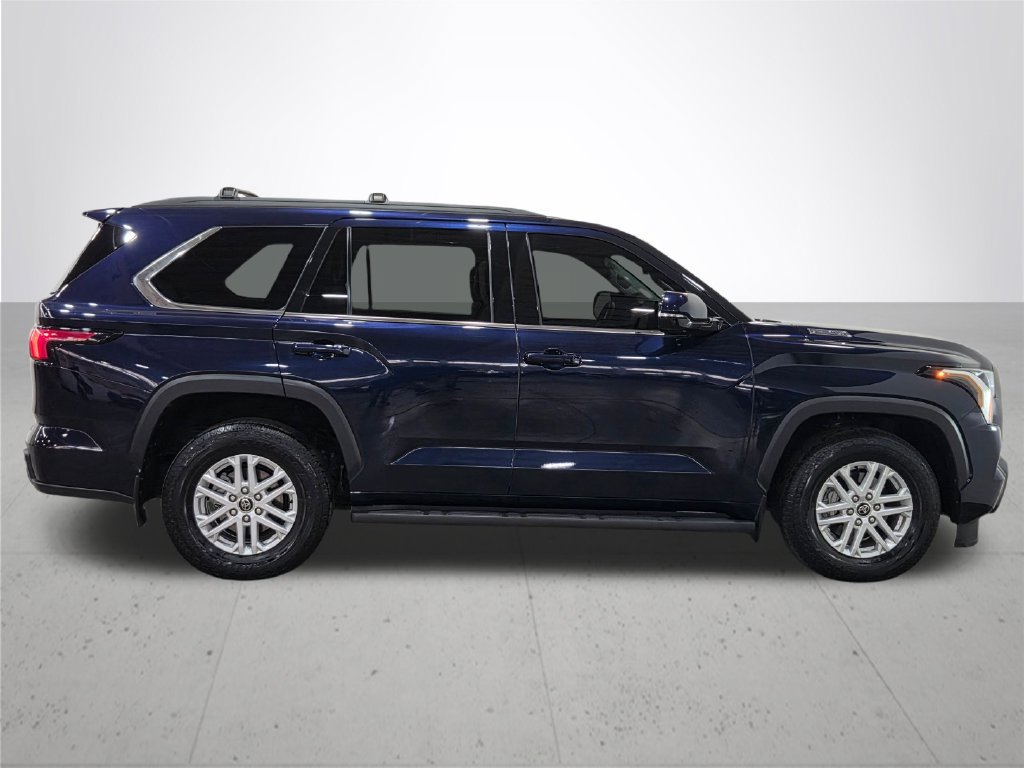 Used 2023 Toyota Sequoia SR5 w/ SR5 Premium Package AWD/4WD image 7
