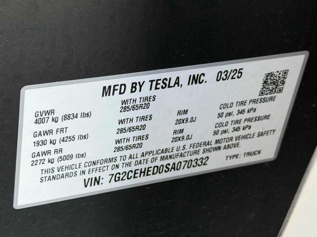 Used 2025 Tesla Cybertruck AWD Crew Cab image 45