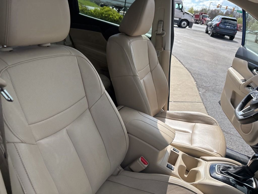 Used 2019 Nissan Rogue SL w/ Premium Package AWD/4WD image 33