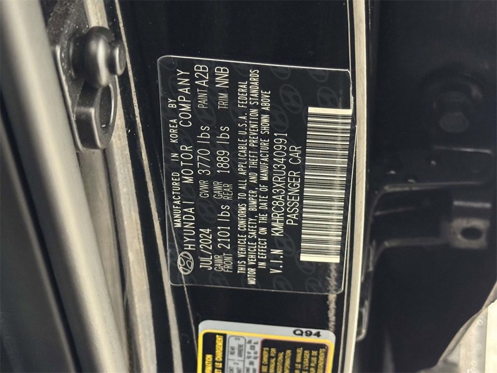 Used 2024 Hyundai Venue SEL image 30