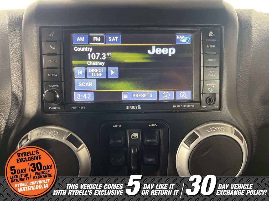 Used 2016 Jeep Wrangler Unlimited Sahara w/ Connectivity Group image 29