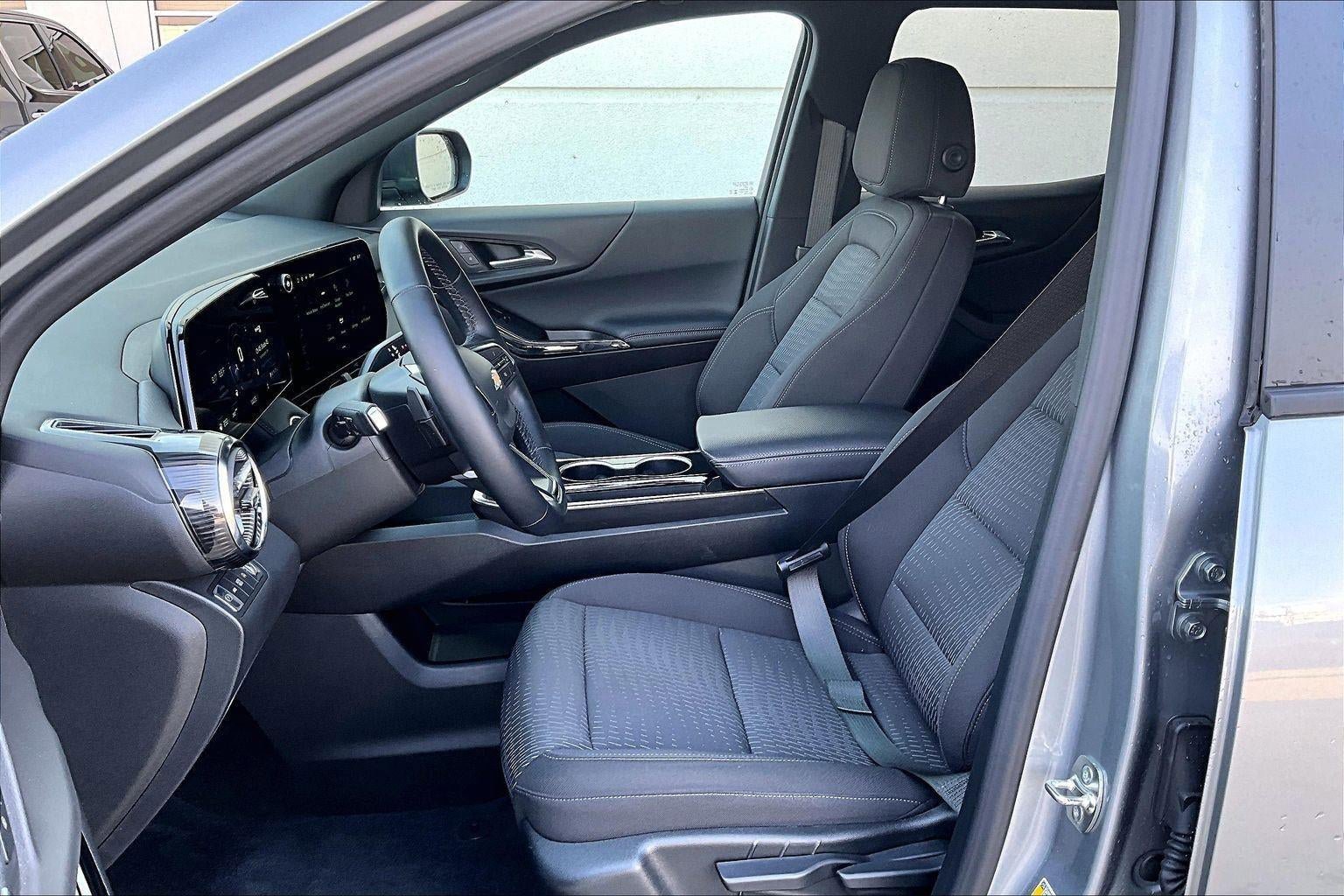 Used 2025 Chevrolet Equinox LT AWD/4WD image 22