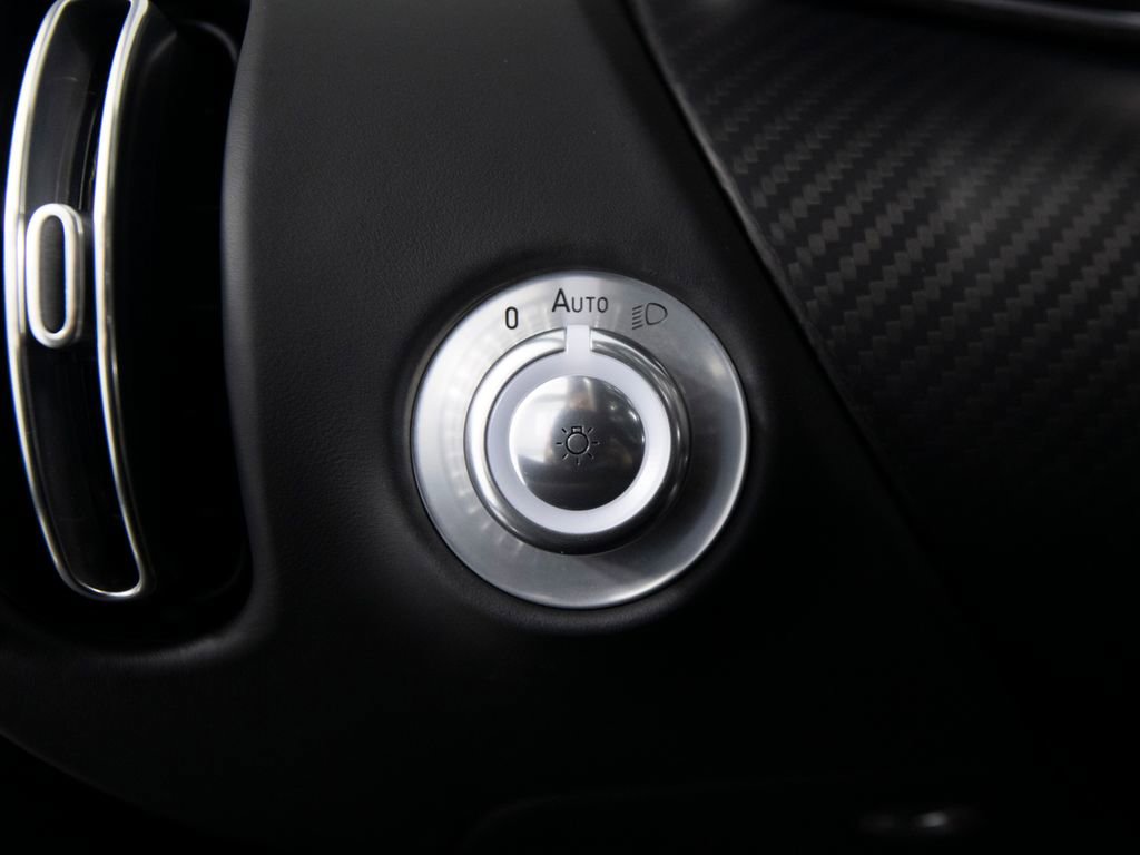 Used 2019 Bugatti Chiron image 41