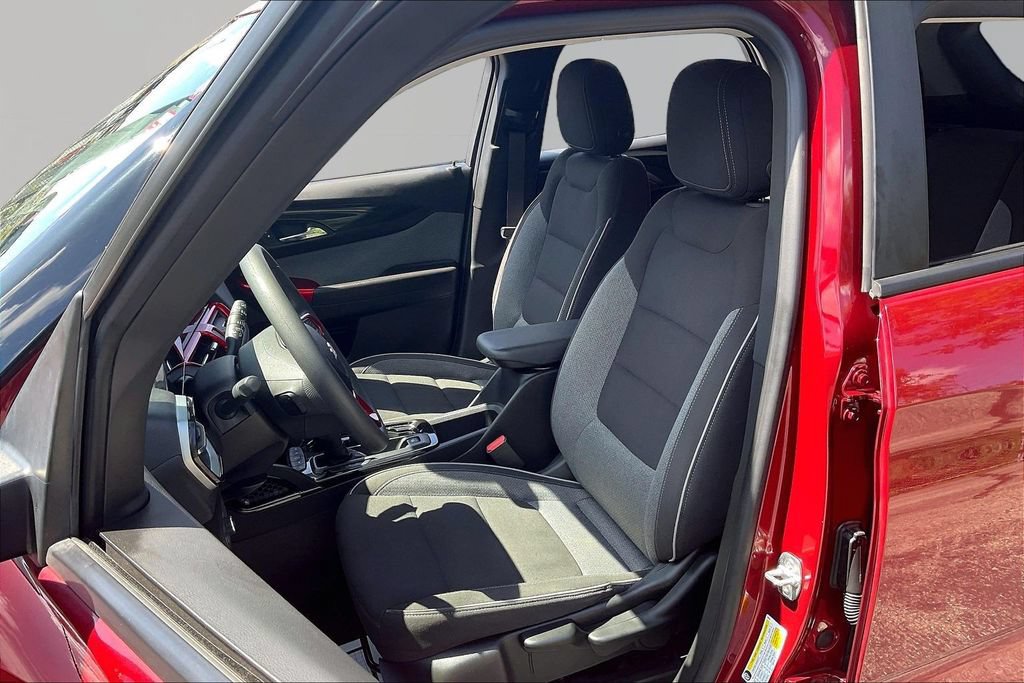Used 2024 Chevrolet TrailBlazer LS w/ LS Convenience Package AWD/4WD image 24