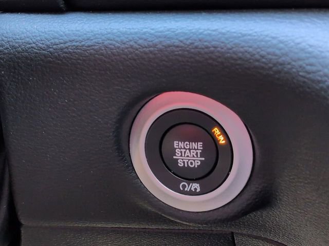 Used 2023 Chrysler Pacifica Limited w/ Uconnect Theater Family Group image 37