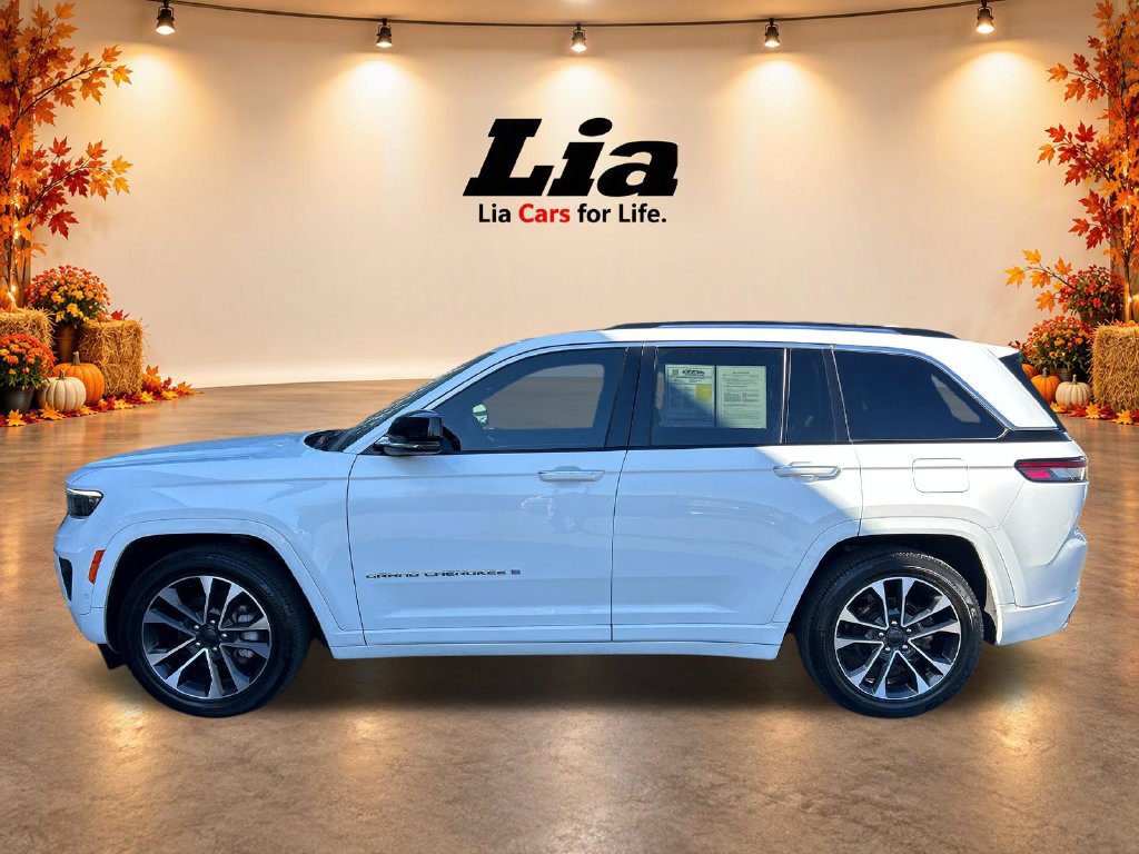 Certified 2023 Jeep Grand Cherokee Overland w/ Luxury Tech Group IV AWD/4WD image 8