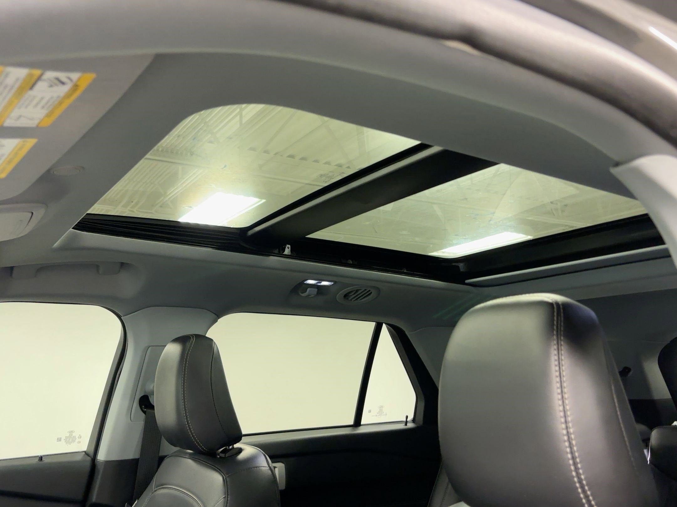 Used 2022 Ford Explorer XLT w/ Equipment Group 202A image 14