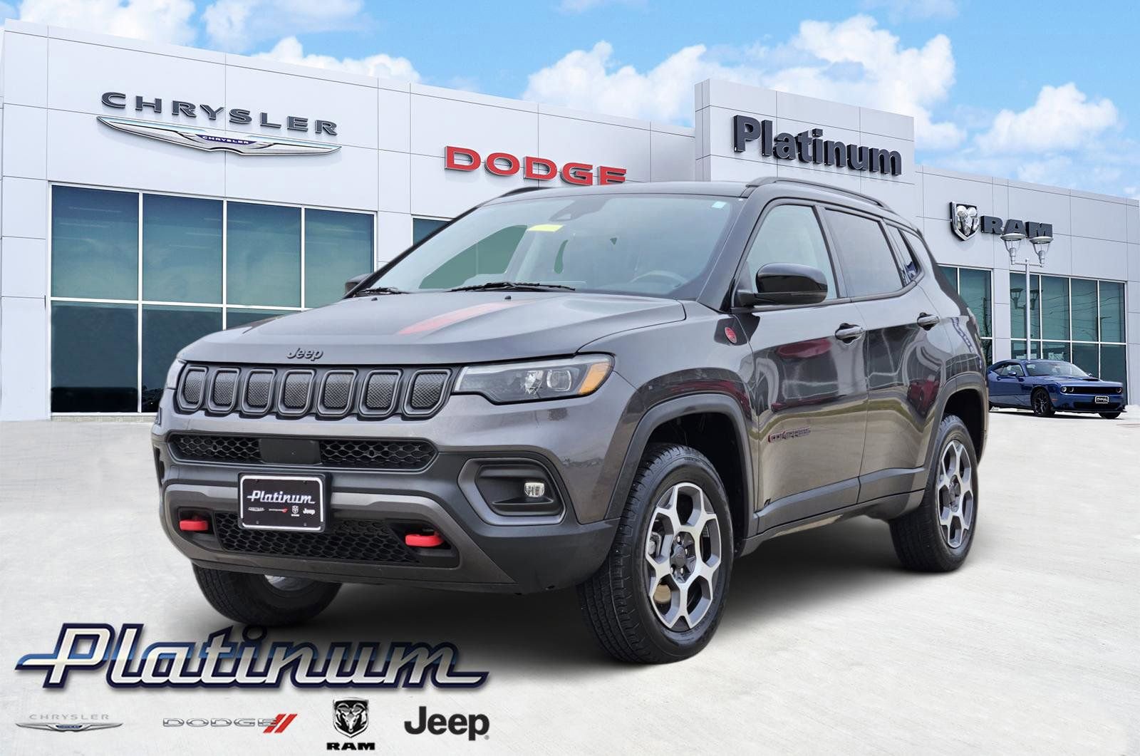 Used 2022 Jeep Compass Trailhawk w/ Trailhawk Elite Group image 2