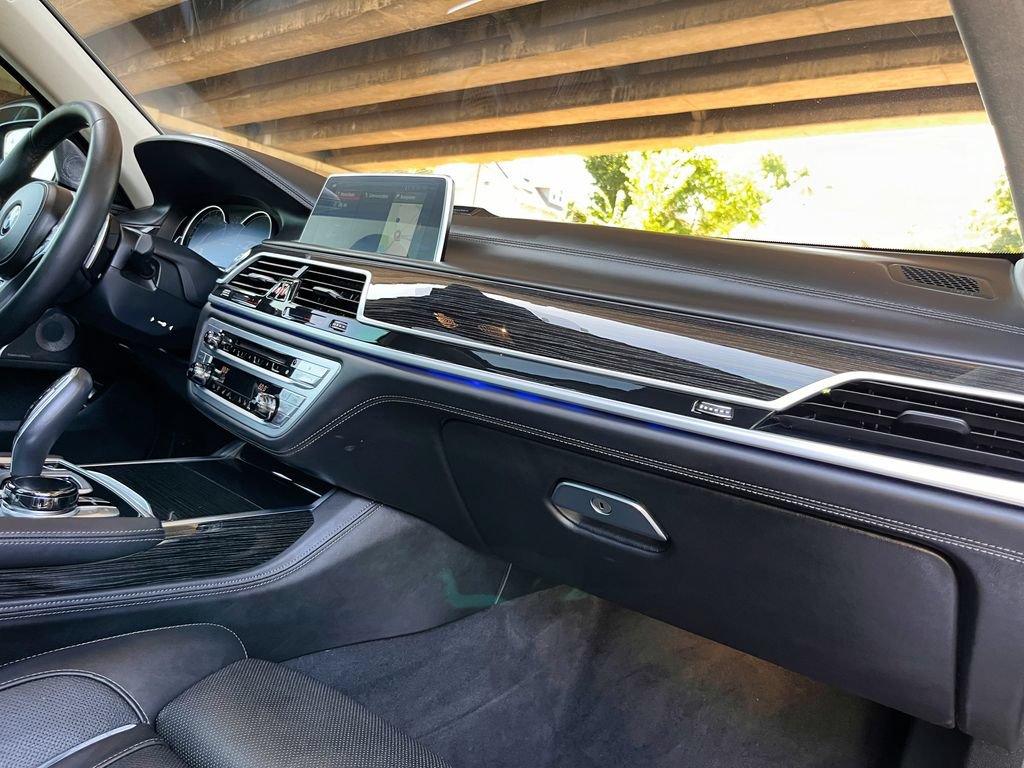 Used 2018 BMW M760i xDrive w/ Luxury Rear Seating Package AWD/4WD image 69