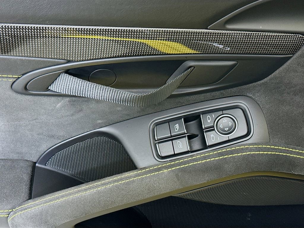 Used 2018 Porsche 911 GT2 RS image 19