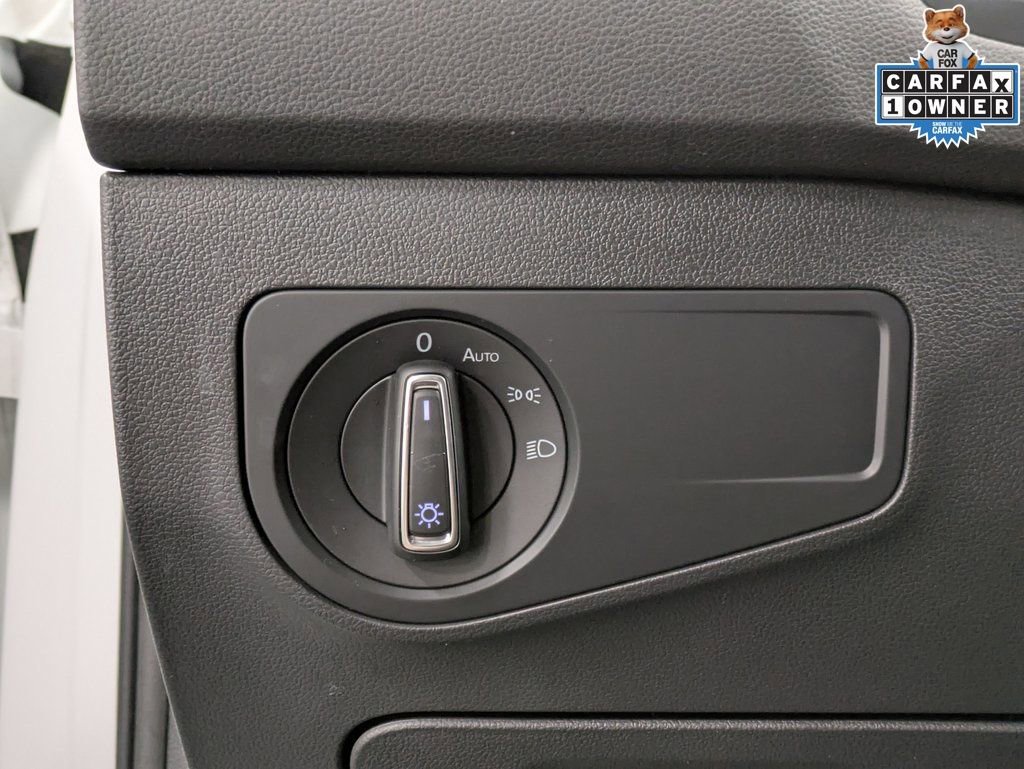 Used 2022 Volkswagen Tiguan SE w/ Panoramic Sunroof Package image 22