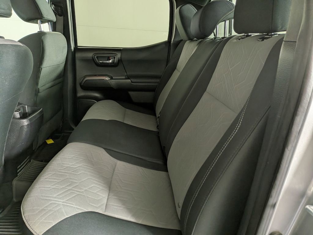 Used 2021 Toyota Tacoma TRD Off-Road image 30