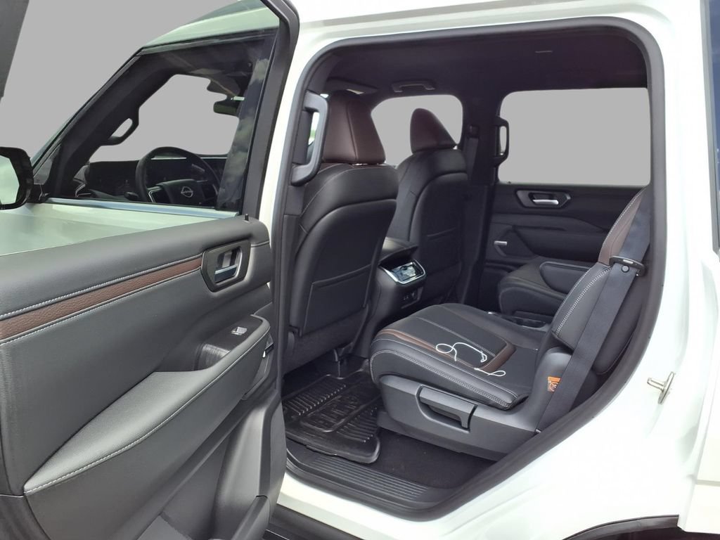 New 2026 Nissan Armada SL w/ Captain's Chari Seat Package AWD/4WD image 24
