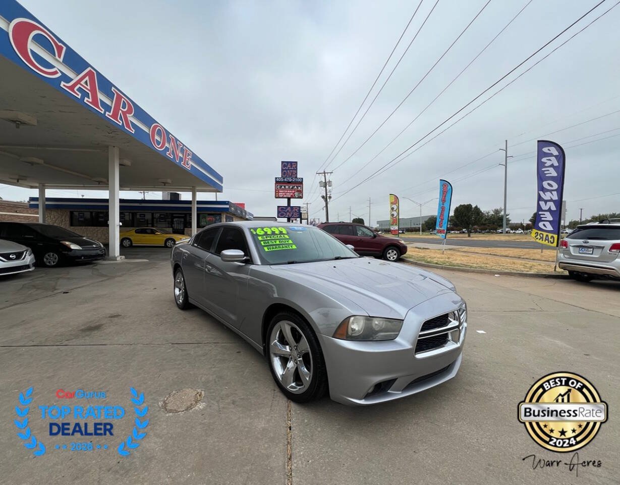 Used 2014 Dodge Charger SXT RWD image 2