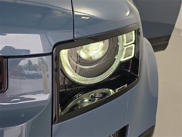 Certified 2023 Land Rover Defender 90 X-Dynamic SE image 27