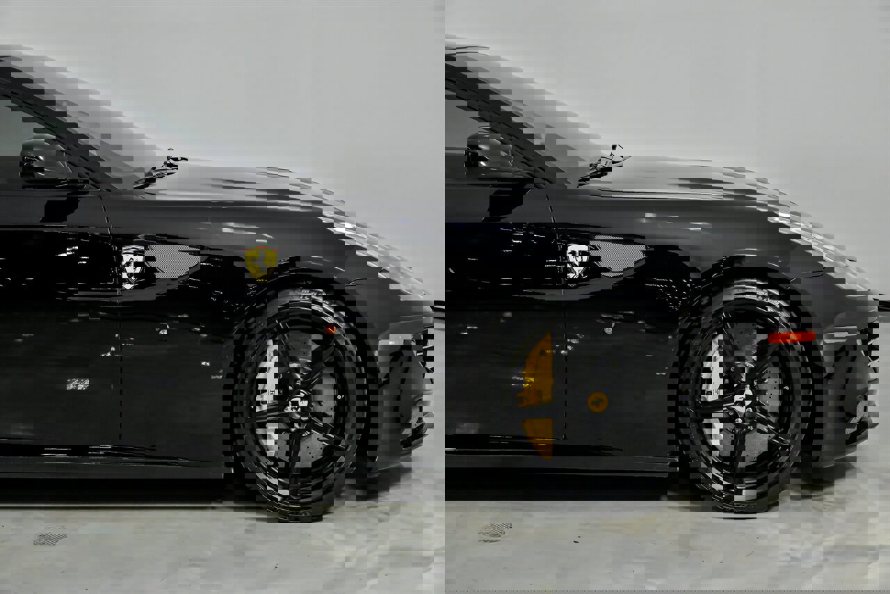 Used 2012 Ferrari FF image 15