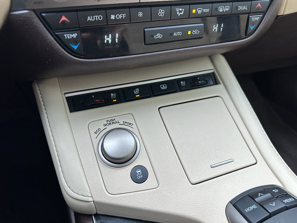 Used 2018 Lexus ES 350 w/ Luxury Package w/Wood Trim image 24