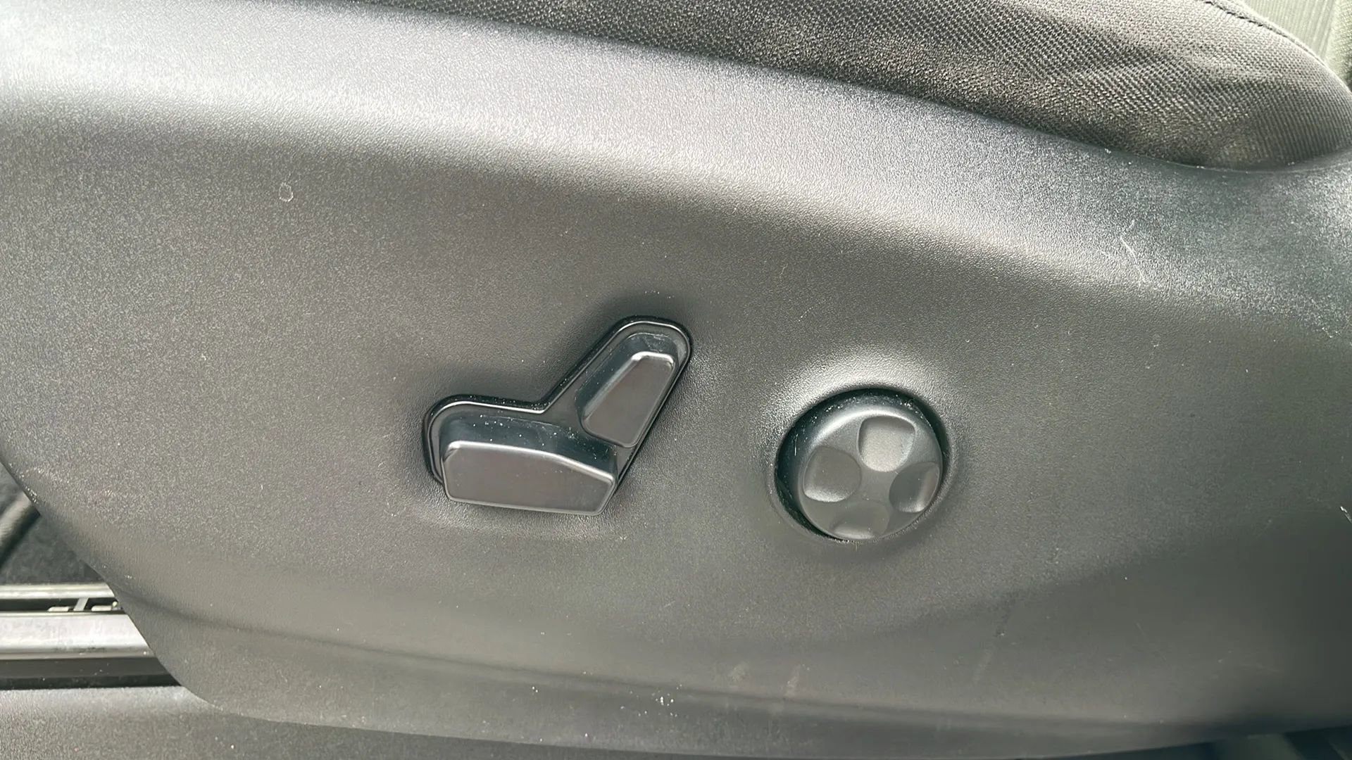 Used 2019 Chrysler Pacifica Touring Plus w/ Tire & Wheel Group image 20