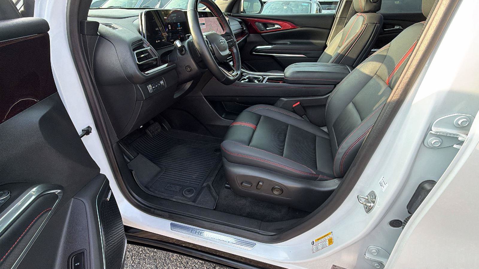 Used 2024 Chevrolet Traverse RS AWD/4WD image 6