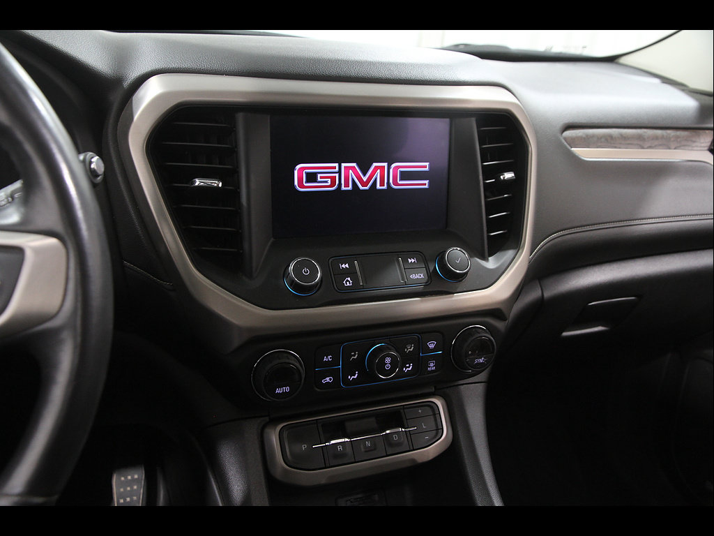 Certified 2022 GMC Acadia Denali w/ Denali Ultimate Package AWD/4WD image 9