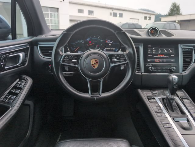 Used 2017 Porsche Macan w/ Premium Package Plus AWD/4WD image 19