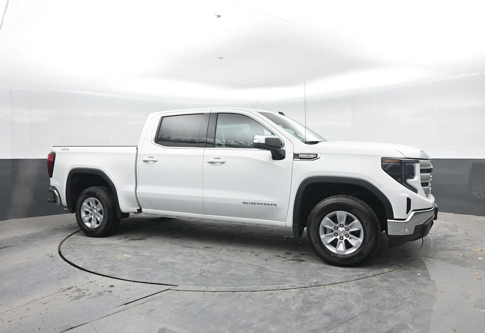 New 2026 GMC Sierra 1500 SLE w/ Preferred Package AWD/4WD image 7