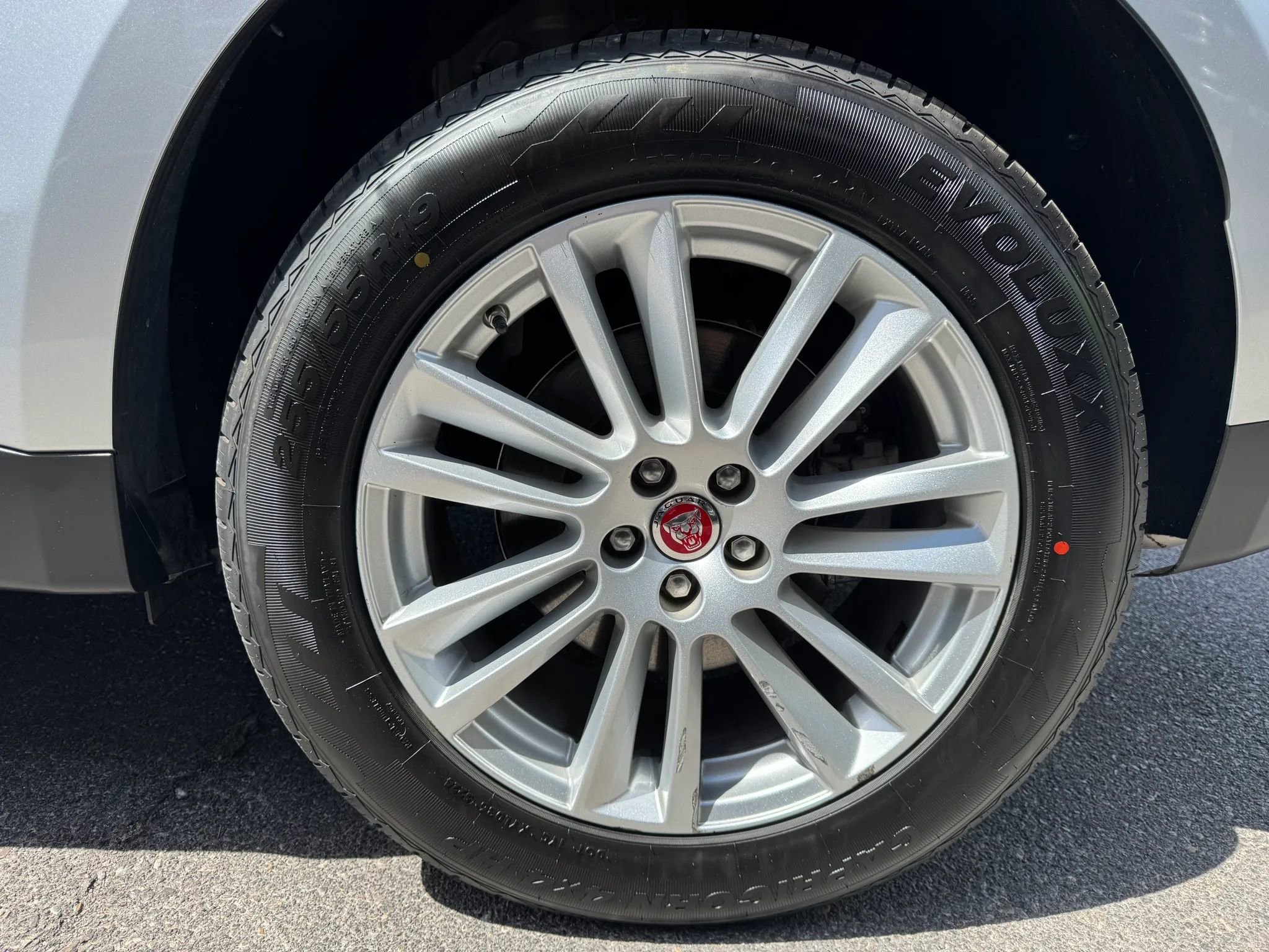 Used 2017 Jaguar F-PACE Prestige AWD/4WD image 9
