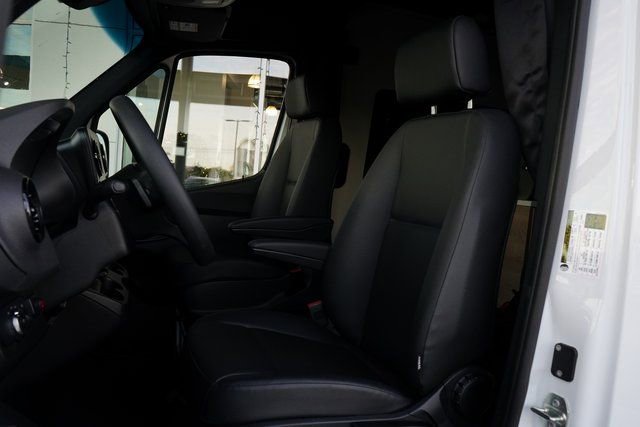 Used 2023 Mercedes-Benz Sprinter 2500 image 29