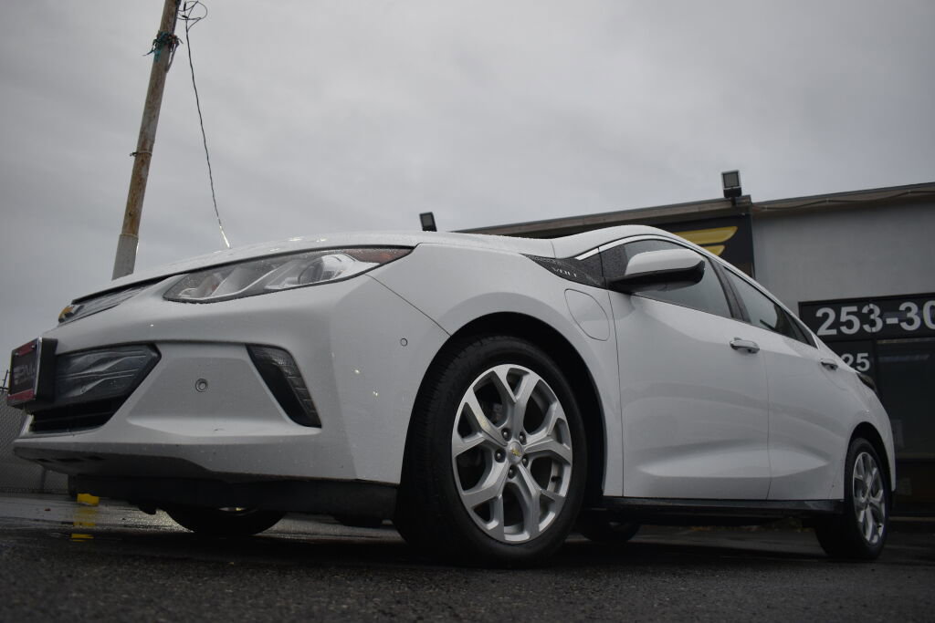 Used 2017 Chevrolet Volt Premier w/ Driver Confidence II Package image 8