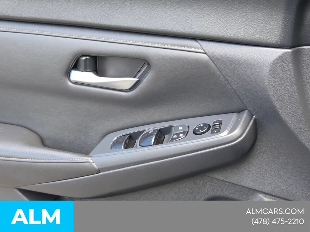 Used 2024 Nissan Sentra SV FWD image 27