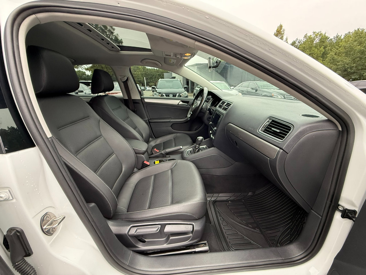 Used 2018 Volkswagen Jetta SE FWD image 15