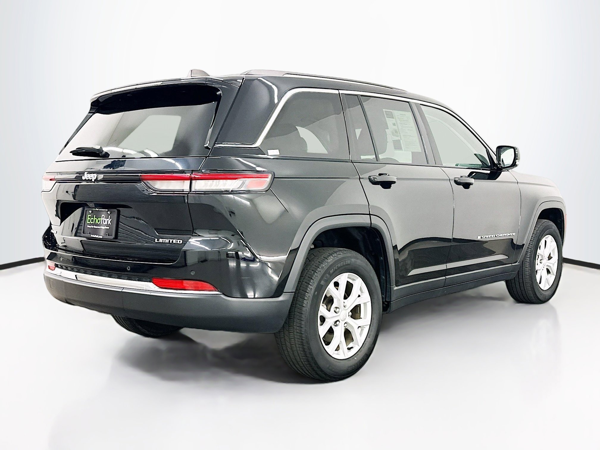 Used 2023 Jeep Grand Cherokee Limited AWD/4WD image 9