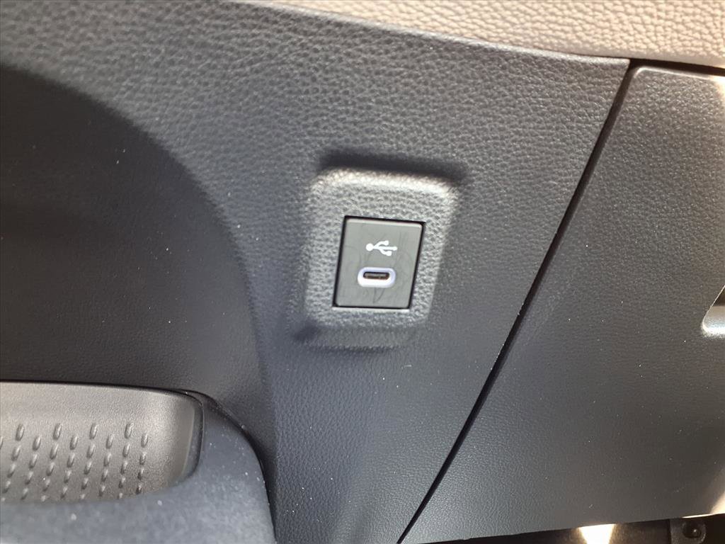 Used 2025 Toyota Corolla LE image 6