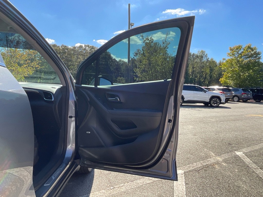 Used 2020 Chevrolet Trax Premier image 40