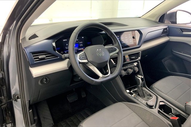 Used 2024 Volkswagen Taos SE image 14