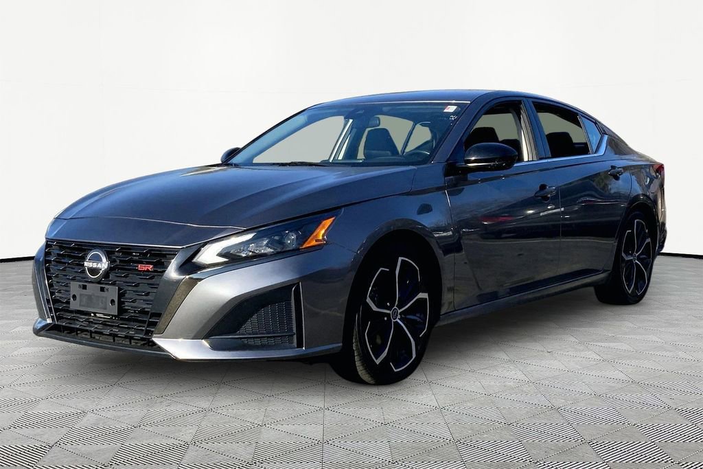 Used 2024 Nissan Altima 2.5 SR image 3