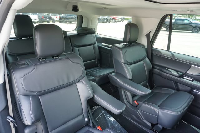 New 2027 Ford Expedition Platinum w/ Driver's Package AWD/4WD image 19