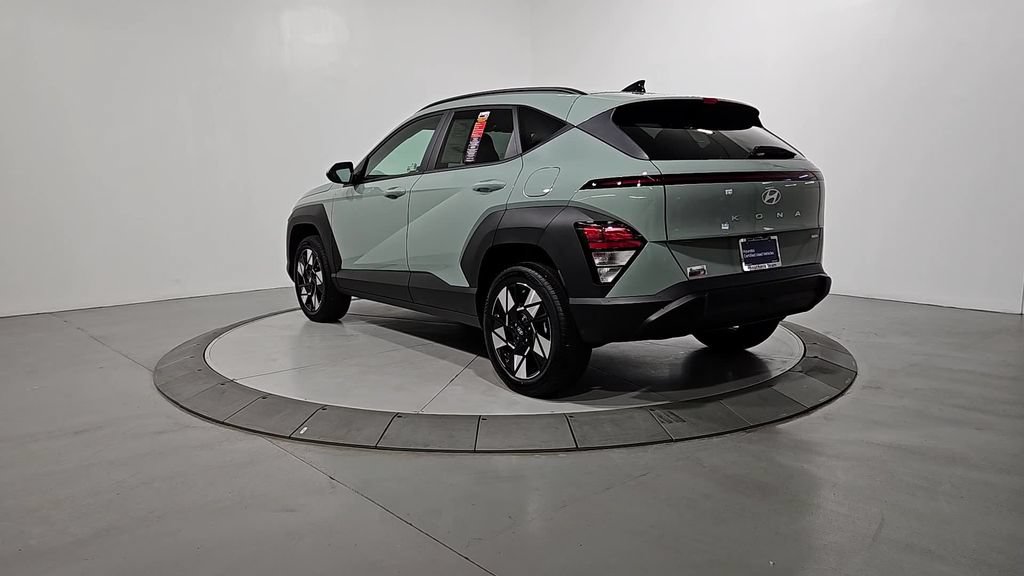 Certified 2025 Hyundai Kona SEL AWD/4WD image 3