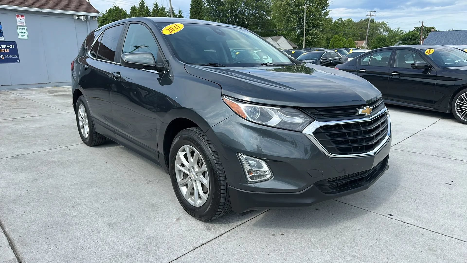 Used 2021 Chevrolet Equinox LT FWD image 3
