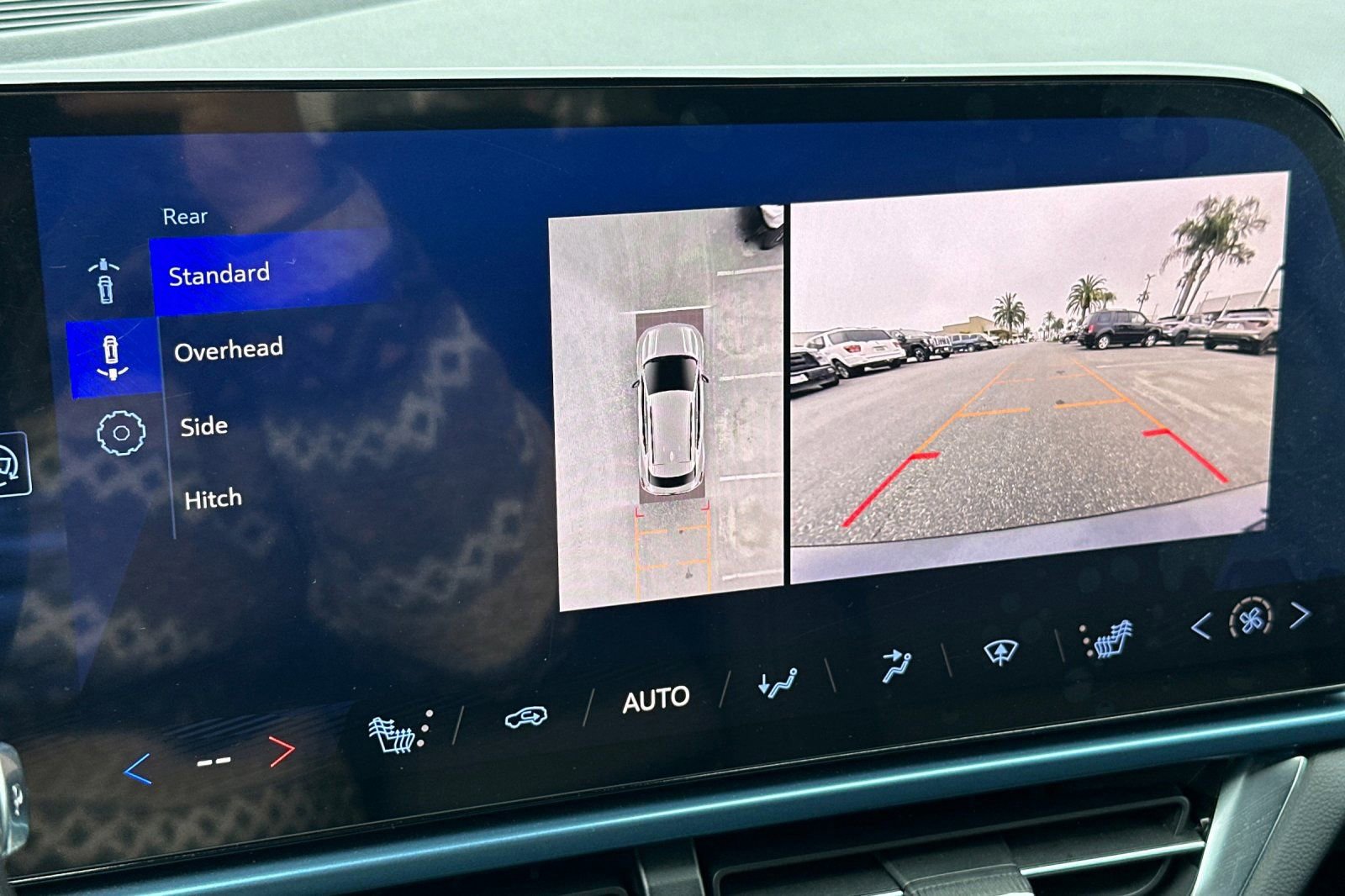 Used 2024 Chevrolet Equinox EV LT image 20