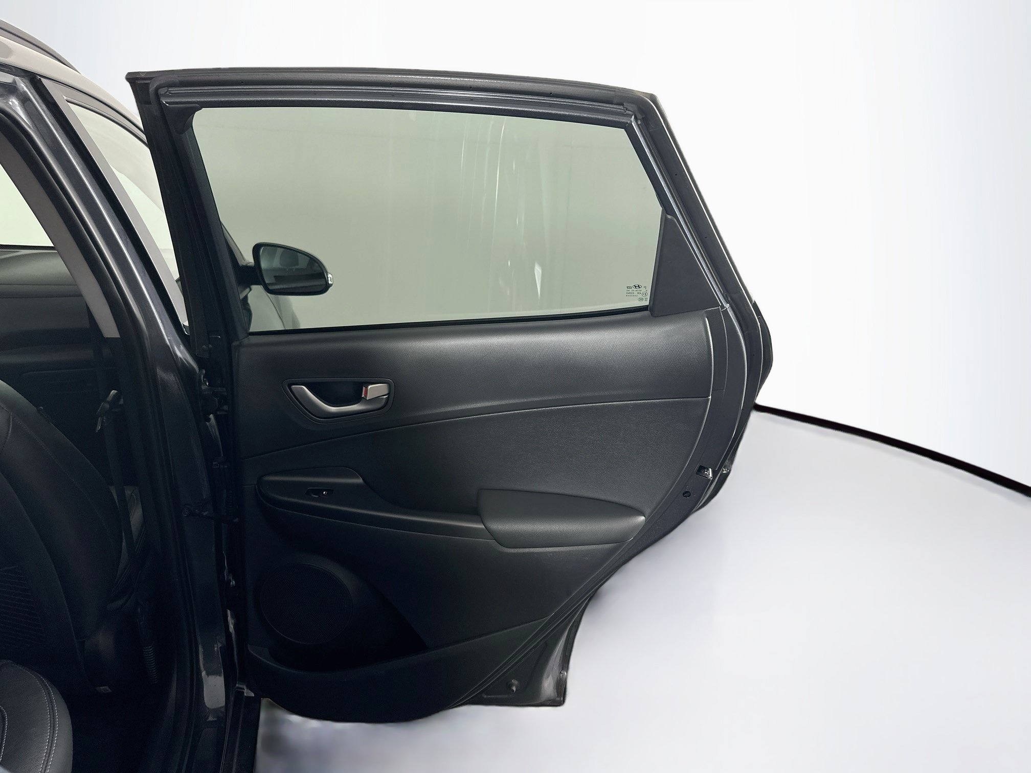 Used 2020 Hyundai Kona Limited w/ Cargo Package FWD image 29