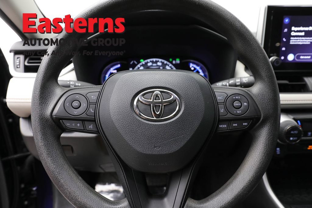 Used 2024 Toyota RAV4 XLE AWD/4WD image 10