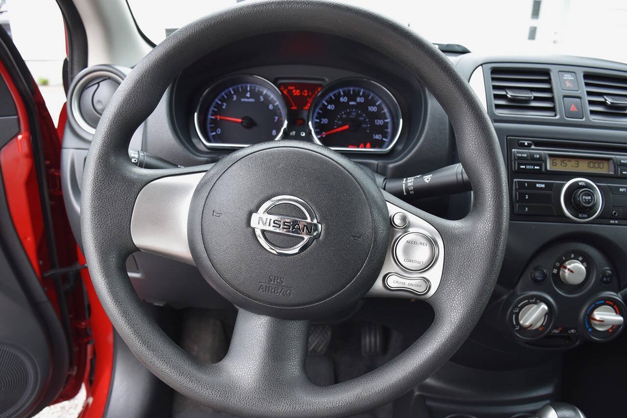 Used 2014 Nissan Versa SV FWD image 21