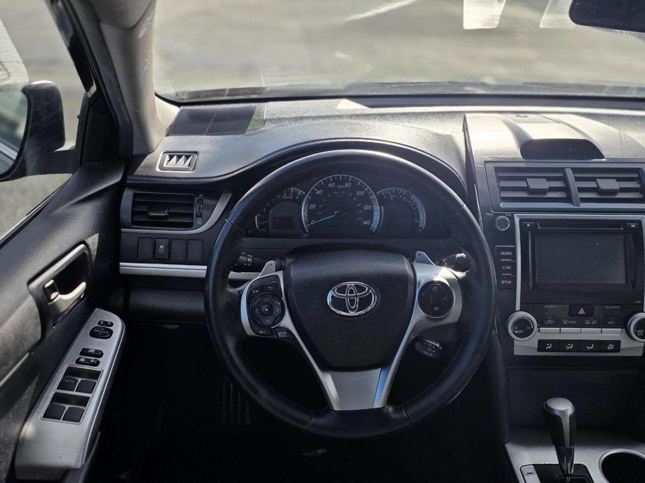 Used 2014 Toyota Camry SE image 16