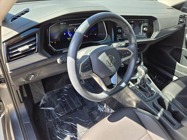 Used 2023 Volkswagen Jetta SE image 10