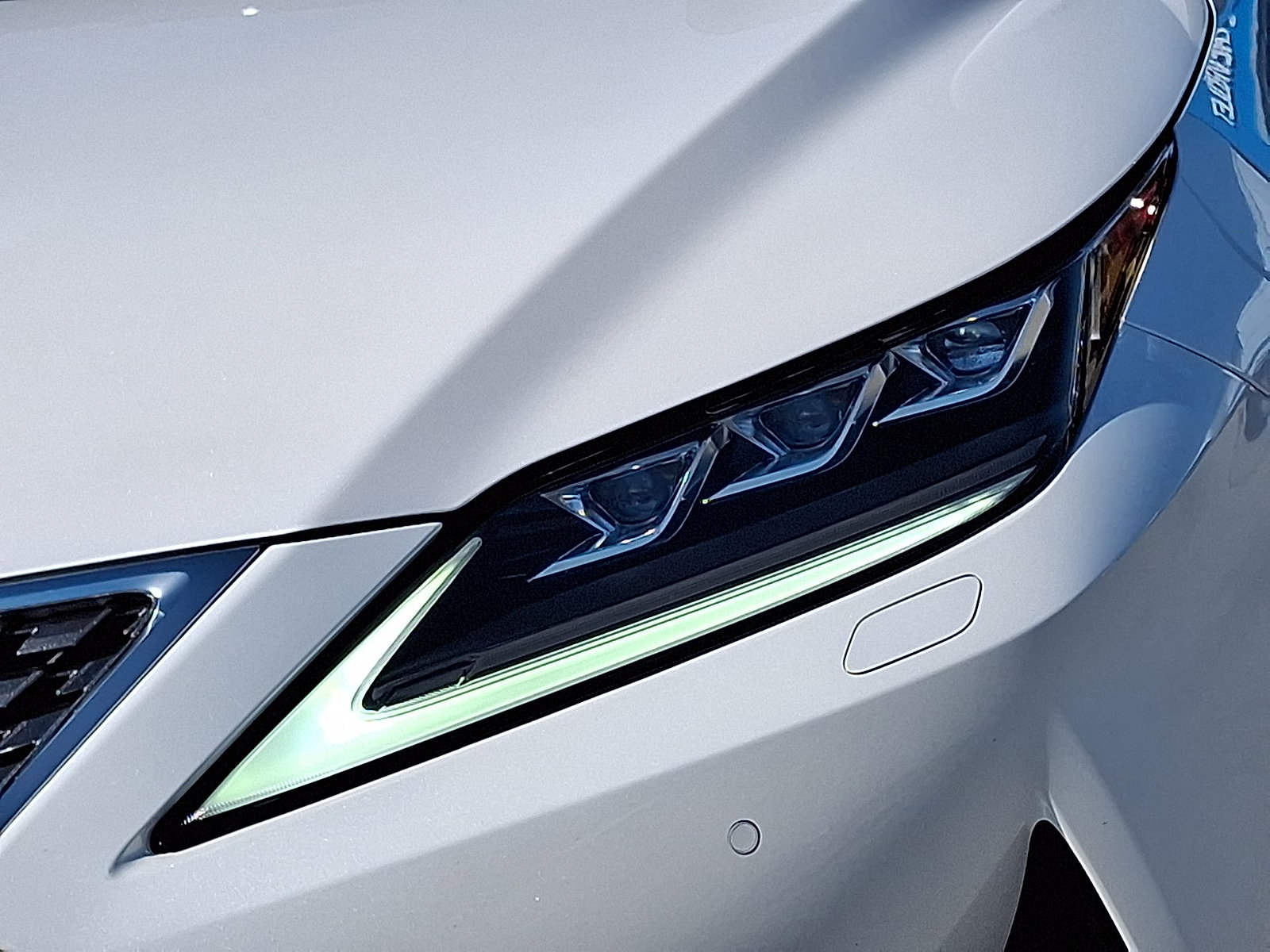 Used 2020 Lexus RX 450h AWD w/ Luxury Package image 28