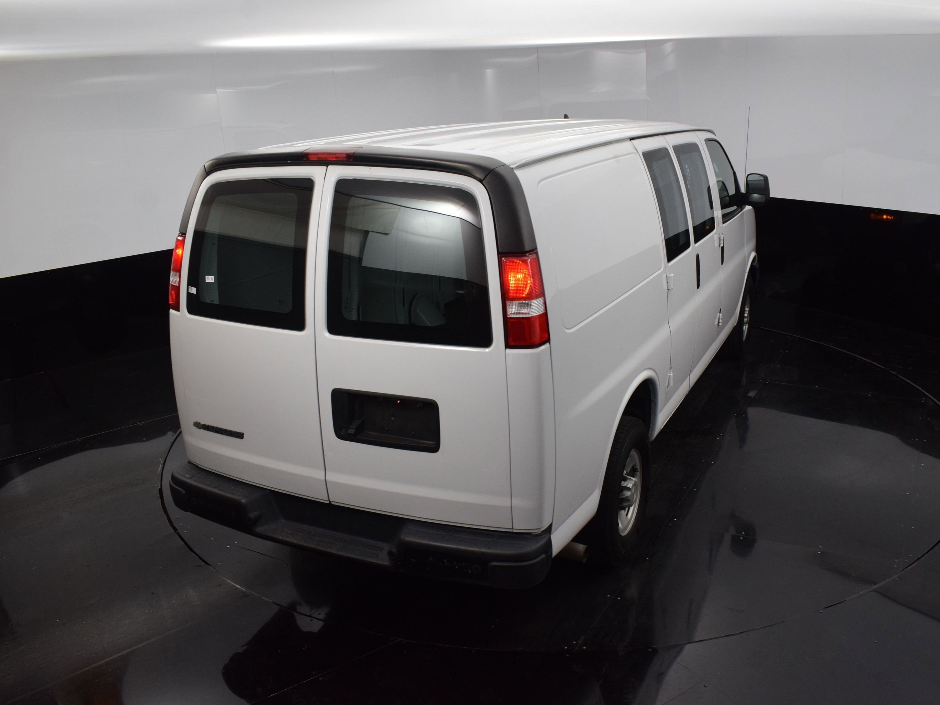 Used 2022 Chevrolet Express 2500 w/ Driver Convenience Package image 29